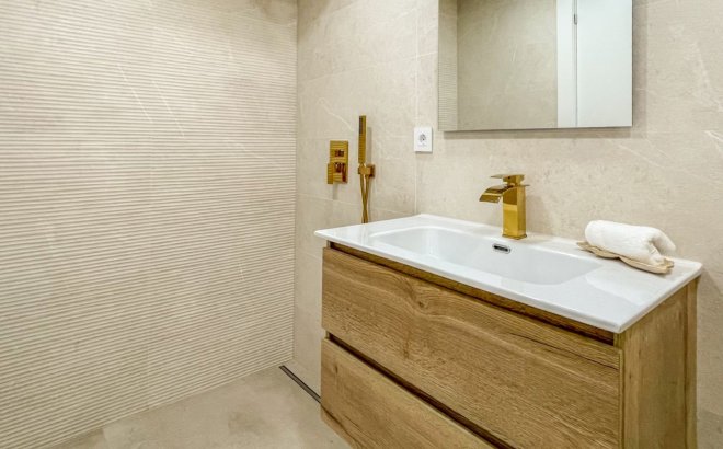 Resale - Apartment -
Torrevieja - Costa Blanca