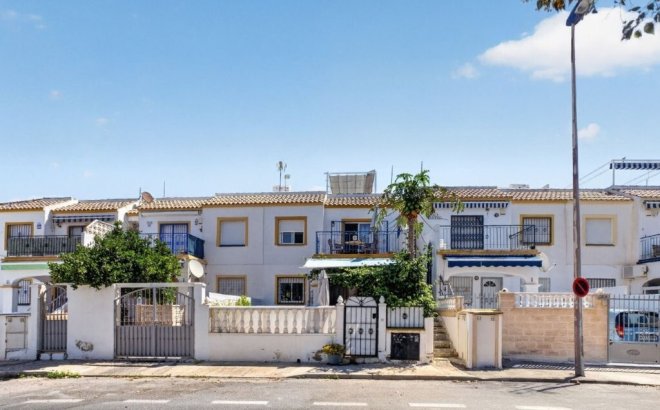Resale - Apartment Penthouse -
Torrevieja - Jardin del Mar