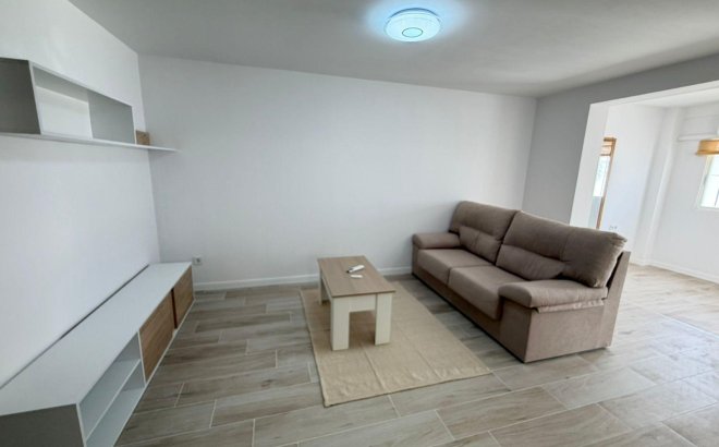 Revente - Town House -
Torrevieja - Sector 25