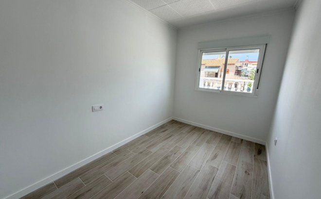Revente - Town House -
Torrevieja - Sector 25