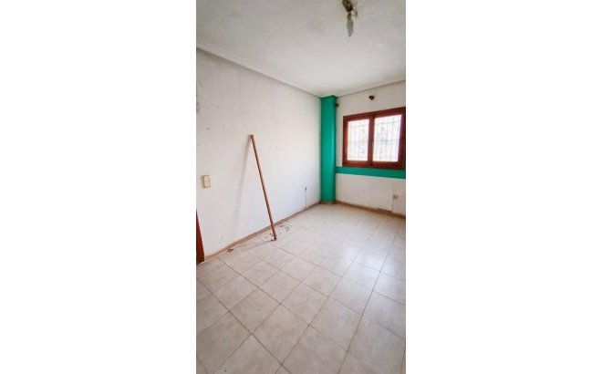 Resale - Apartment -
Torrevieja - Centro