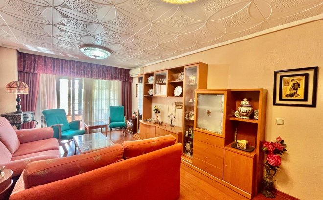 Resale - Apartment -
Torrevieja - Centro