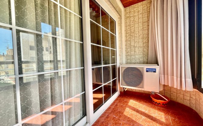 Resale - Apartment -
Torrevieja - Centro