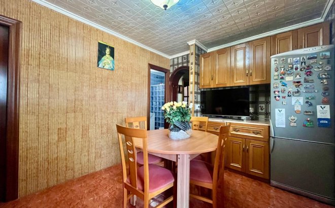 Resale - Apartment -
Torrevieja - Centro