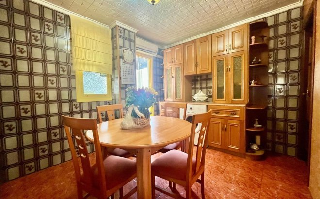 Resale - Apartment -
Torrevieja - Centro