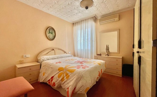 Resale - Apartment -
Torrevieja - Centro