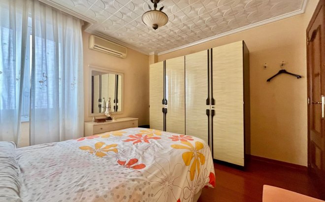 Resale - Apartment -
Torrevieja - Centro