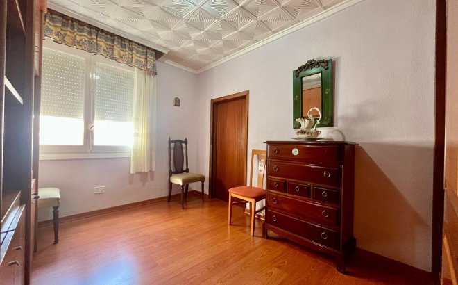 Resale - Apartment -
Torrevieja - Centro