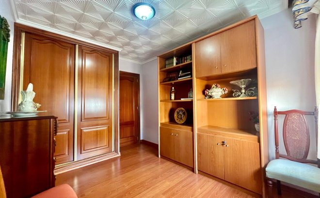 Resale - Apartment -
Torrevieja - Centro