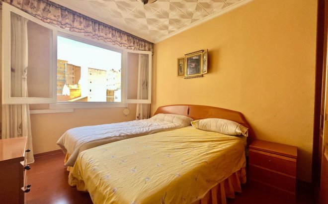 Resale - Apartment -
Torrevieja - Centro