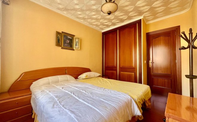 Resale - Apartment -
Torrevieja - Centro