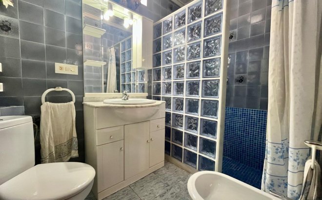 Resale - Apartment -
Torrevieja - Centro