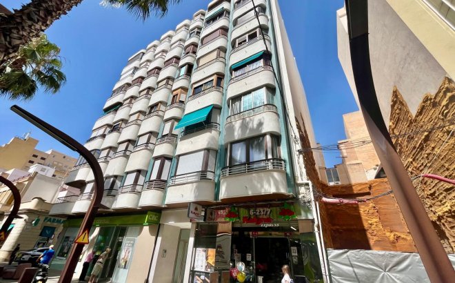 Resale - Apartment -
Torrevieja - Centro