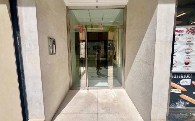 Resale - Apartment -
Torrevieja - Centro