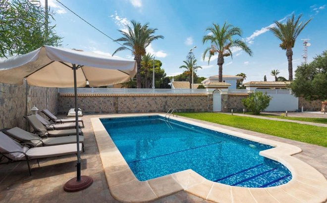 Resale - Villa -
Orihuela Costa - Costa Blanca