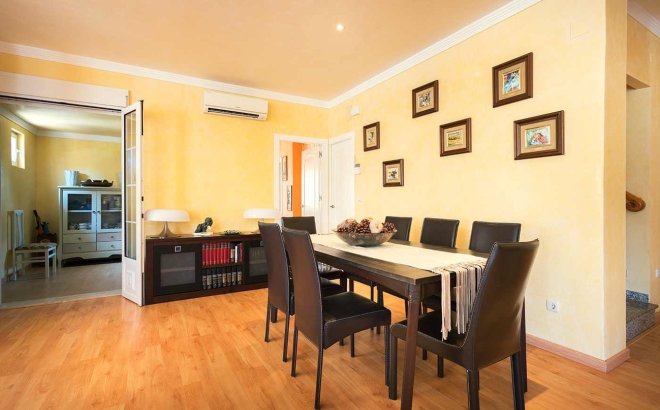 Resale - Villa -
Orihuela Costa - Costa Blanca