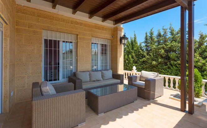 Resale - Villa -
Orihuela Costa - Costa Blanca