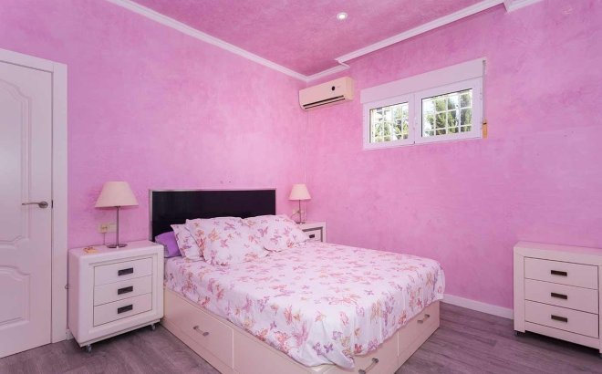 Resale - Villa -
Orihuela Costa - Costa Blanca