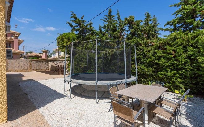 Resale - Villa -
Orihuela Costa - Costa Blanca