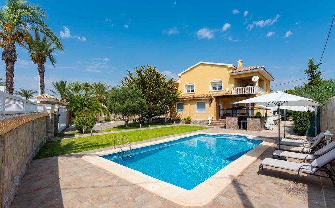 Resale - Villa -
Orihuela Costa - Costa Blanca
