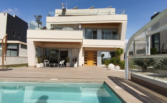 Resale - Villa -
Orihuela Costa - Costa Blanca