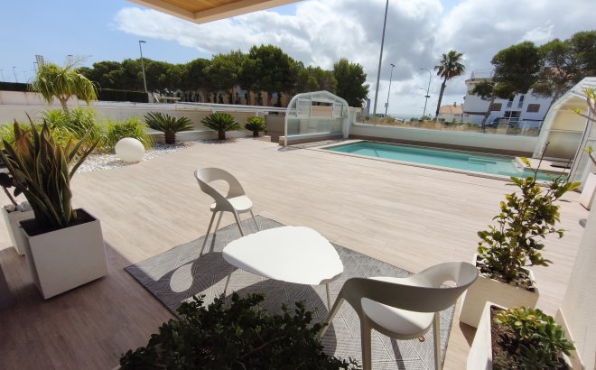 Resale - Villa -
Orihuela Costa - Costa Blanca
