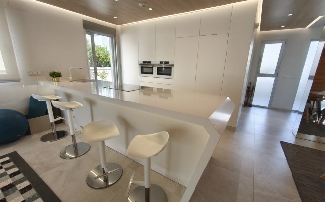 Resale - Villa -
Orihuela Costa - Costa Blanca