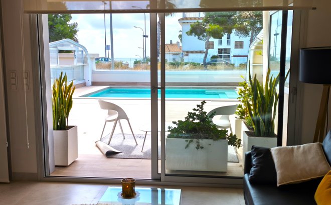 Resale - Villa -
Orihuela Costa - Costa Blanca