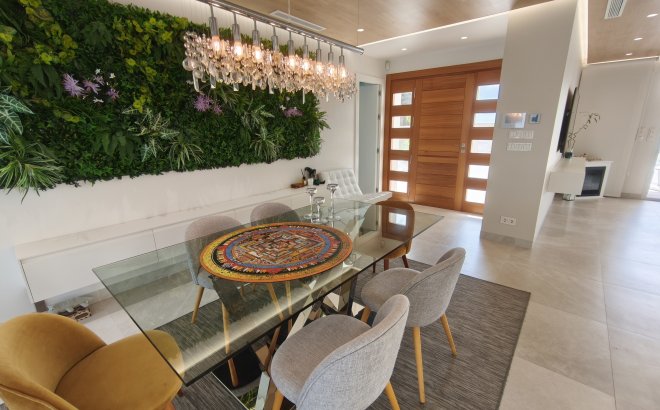 Resale - Villa -
Orihuela Costa - Costa Blanca