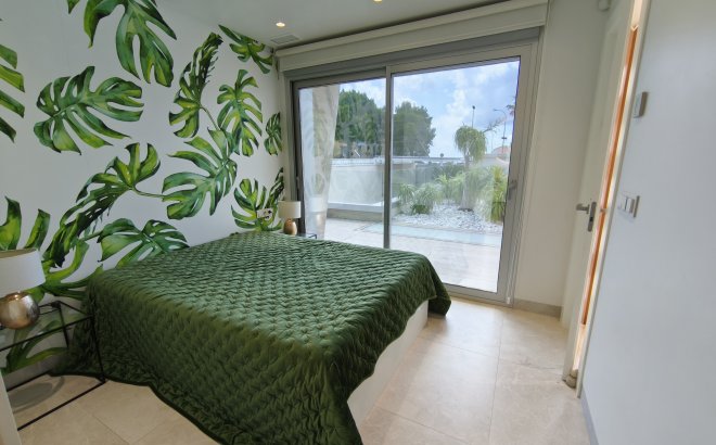 Resale - Villa -
Orihuela Costa - Costa Blanca