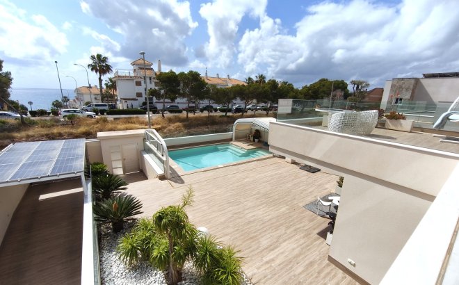 Resale - Villa -
Orihuela Costa - Costa Blanca