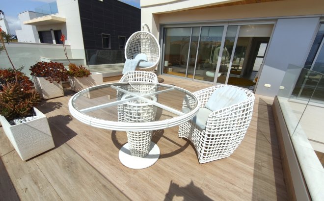 Resale - Villa -
Orihuela Costa - Costa Blanca