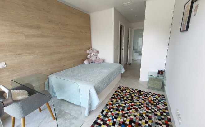 Resale - Villa -
Orihuela Costa - Costa Blanca