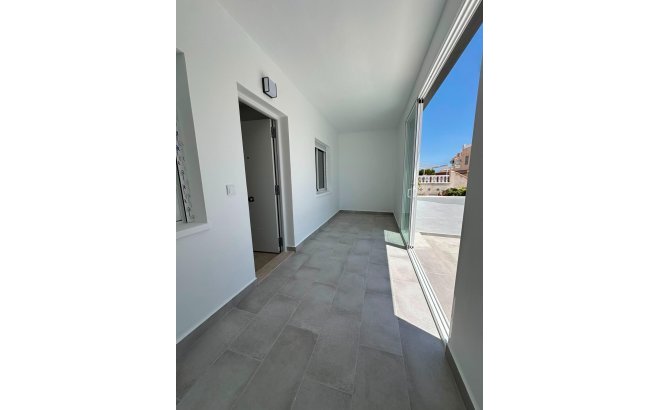 Resale - Bungalow -
Torrevieja - La Siesta - El Salado - Torreta