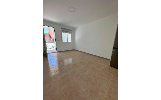 Resale - Bungalow -
Torrevieja - La Siesta - El Salado - Torreta