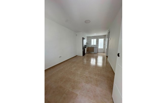 Resale - Bungalow -
Torrevieja - La Siesta - El Salado - Torreta