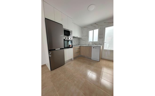 Resale - Bungalow -
Torrevieja - La Siesta - El Salado - Torreta