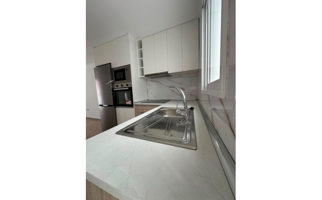 Resale - Bungalow -
Torrevieja - La Siesta - El Salado - Torreta