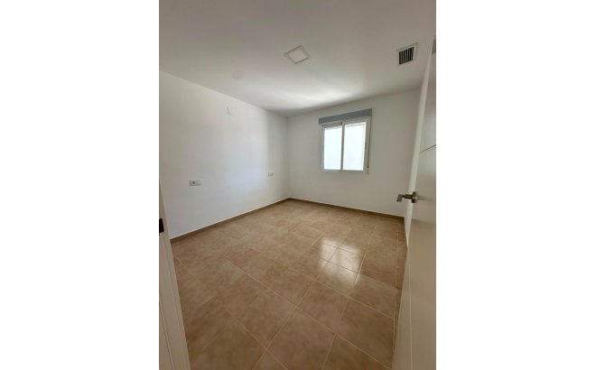 Resale - Bungalow -
Torrevieja - La Siesta - El Salado - Torreta