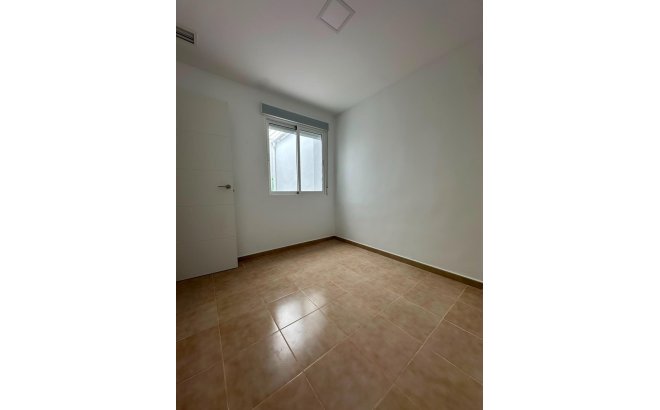 Resale - Bungalow -
Torrevieja - La Siesta - El Salado - Torreta