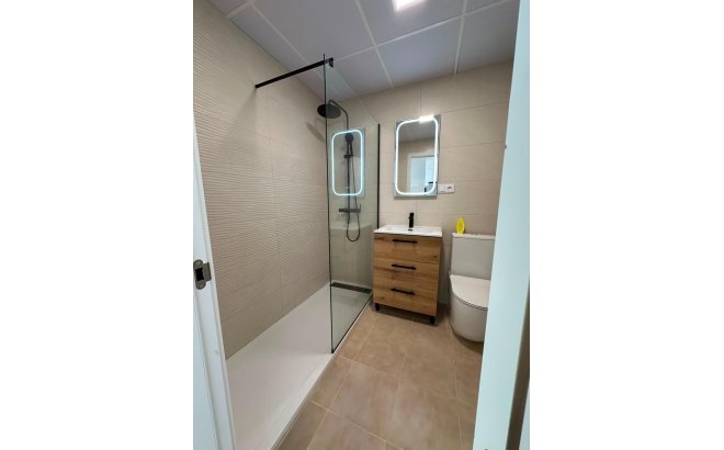 Resale - Bungalow -
Torrevieja - La Siesta - El Salado - Torreta