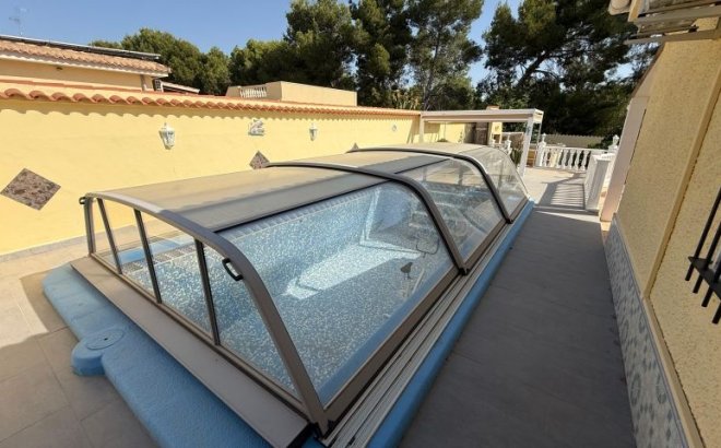 Revente - Villa -
Pinar de Campoverde - Inland