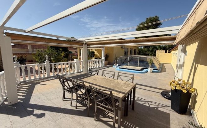 Revente - Villa -
Pinar de Campoverde - Inland