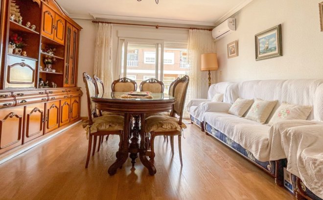 Resale - Apartment -
Torrevieja - Costa Blanca