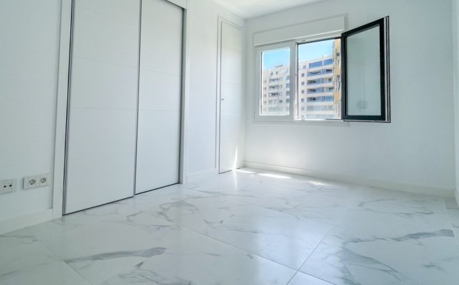 Resale - Apartment -
Orihuela Costa - Costa Blanca