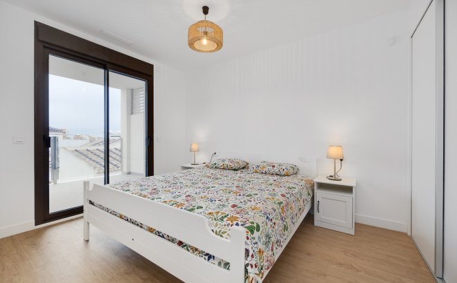 Resale - Penthouse -
Orihuela Costa - Villamartín