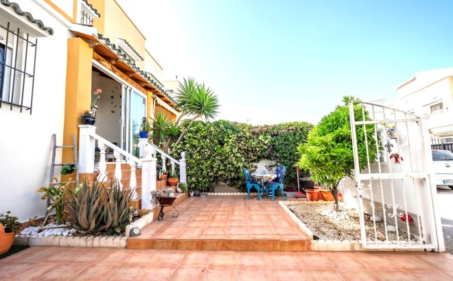 Resale - Semi Detached -
Los Altos - Res Valle de los pinos
