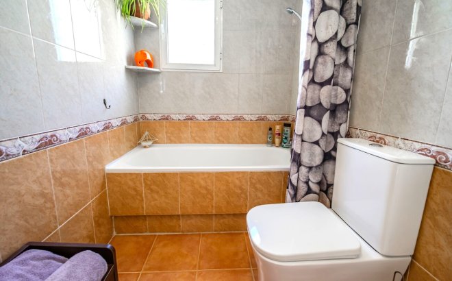 Resale - Semi Detached -
Los Altos - Res Valle de los pinos