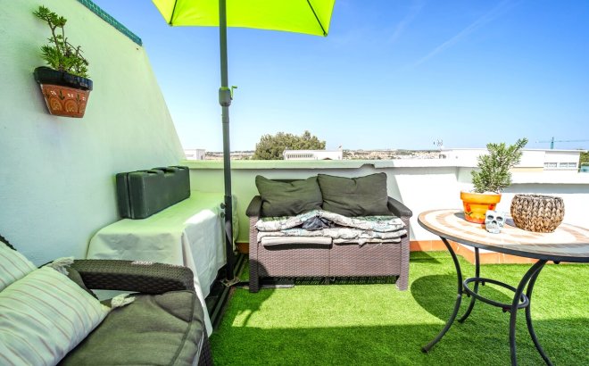 Resale - Semi Detached -
Los Altos - Res Valle de los pinos