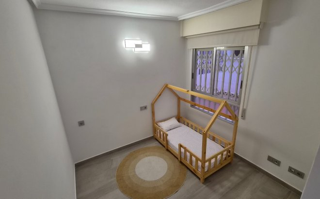 Resale - Apartment -
Torrevieja - Costa Blanca